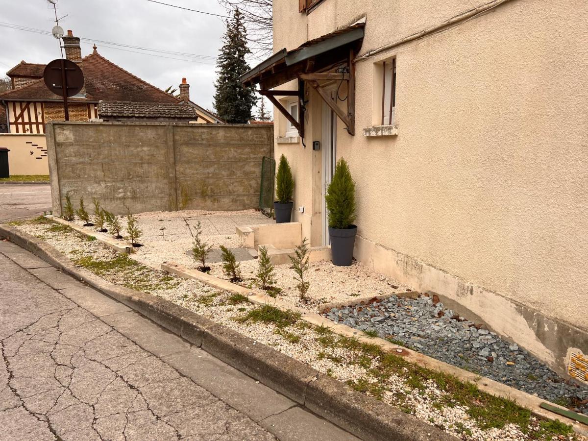 T2 Cosy / Quartier Calme / Magasins D'Usine A Proximite Leilighet Saint-Julien-les-Villas Eksteriør bilde